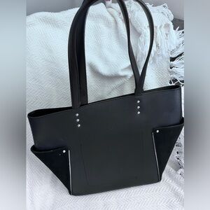 Simply Vera tote